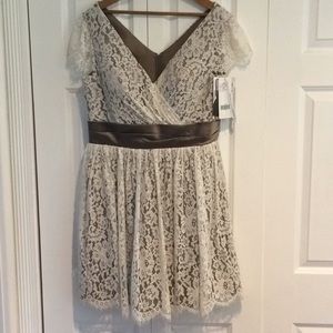 Pretty Maids Lace Formal Party Dress